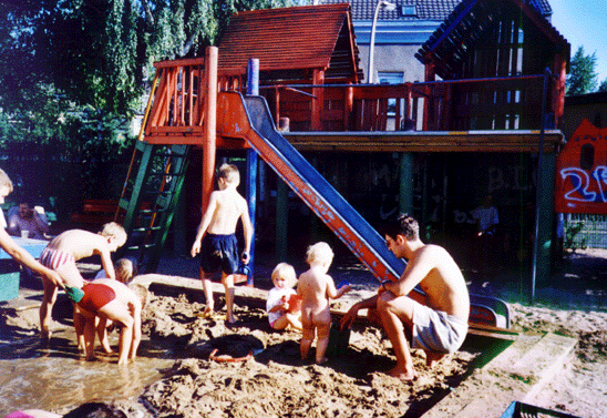 Sommer auf dem Spielplatz