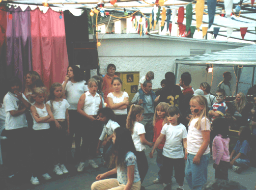 Bild: "DIE SCHREIHÄLSE" Truppe 2002 - auf der Sommerfestbühne