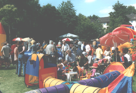 Grosses SOMMERFEST! der Initiative Kinderspielplatz e.V. - Der geheimnisvolle Klettertunnel