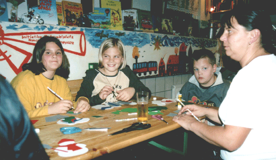 Basteln im Spielplatzkeller