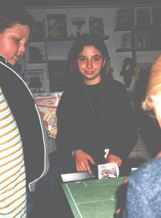 TIPP-KICK-Turnier im Spielplatzkeller 1999 - Ann-Kathrin der Champ!